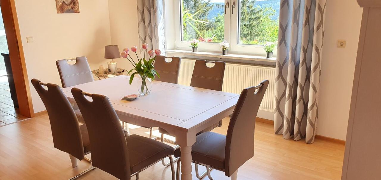 Moderne Ferienwohnung Mit Eigenem Garten Und Traumhaften Blick Wilhelmsthal Buitenkant foto